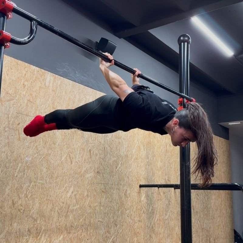 Clase de Back Lever en Kratos Calisthenics Barcelona