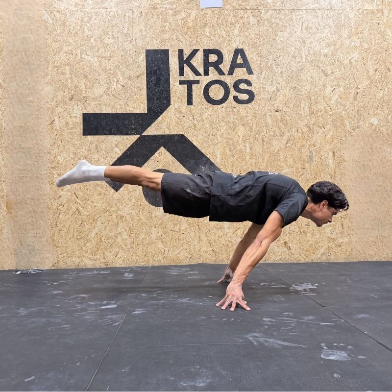 Clase de Planche en Kratos Calisthenics Barcelona
