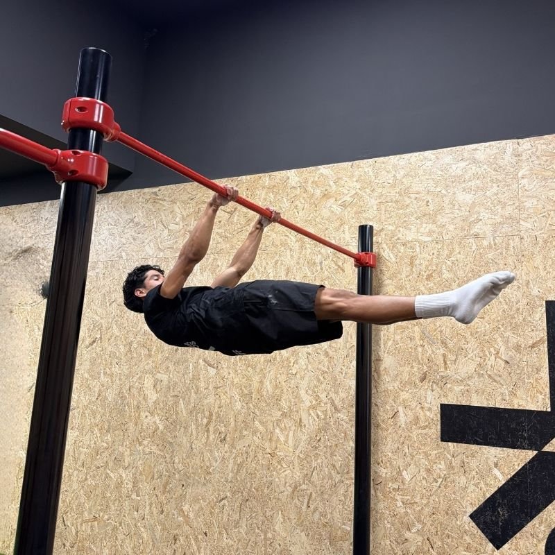 Clase de Front Lever en Kratos Calisthenics Barcelona